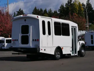 Picture of 2018 Ford F450 Champion ADA