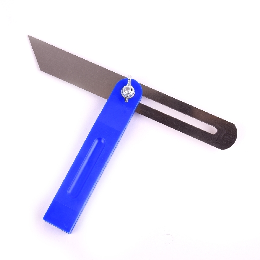 704506_b.jpg